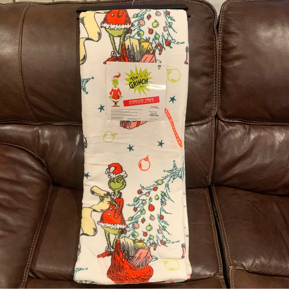 The Grinch Checking His List 50” x 70” Oversized Plush Christmas Throw Blanket